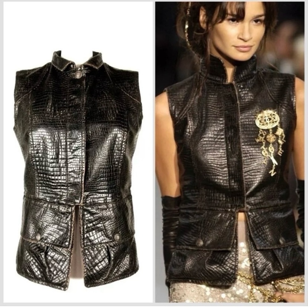 CHANEL BY KARL
LAGERFELD
F/W 2003 RUNWAY Leather
Look Vest Jacket Coat Size 36